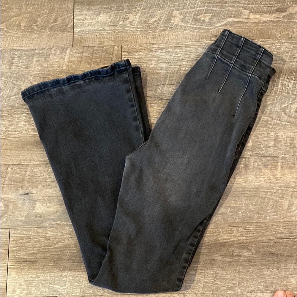 We The Free Jayde Flare Jeans Ridge Grey size 31 - Picture 9 of 9